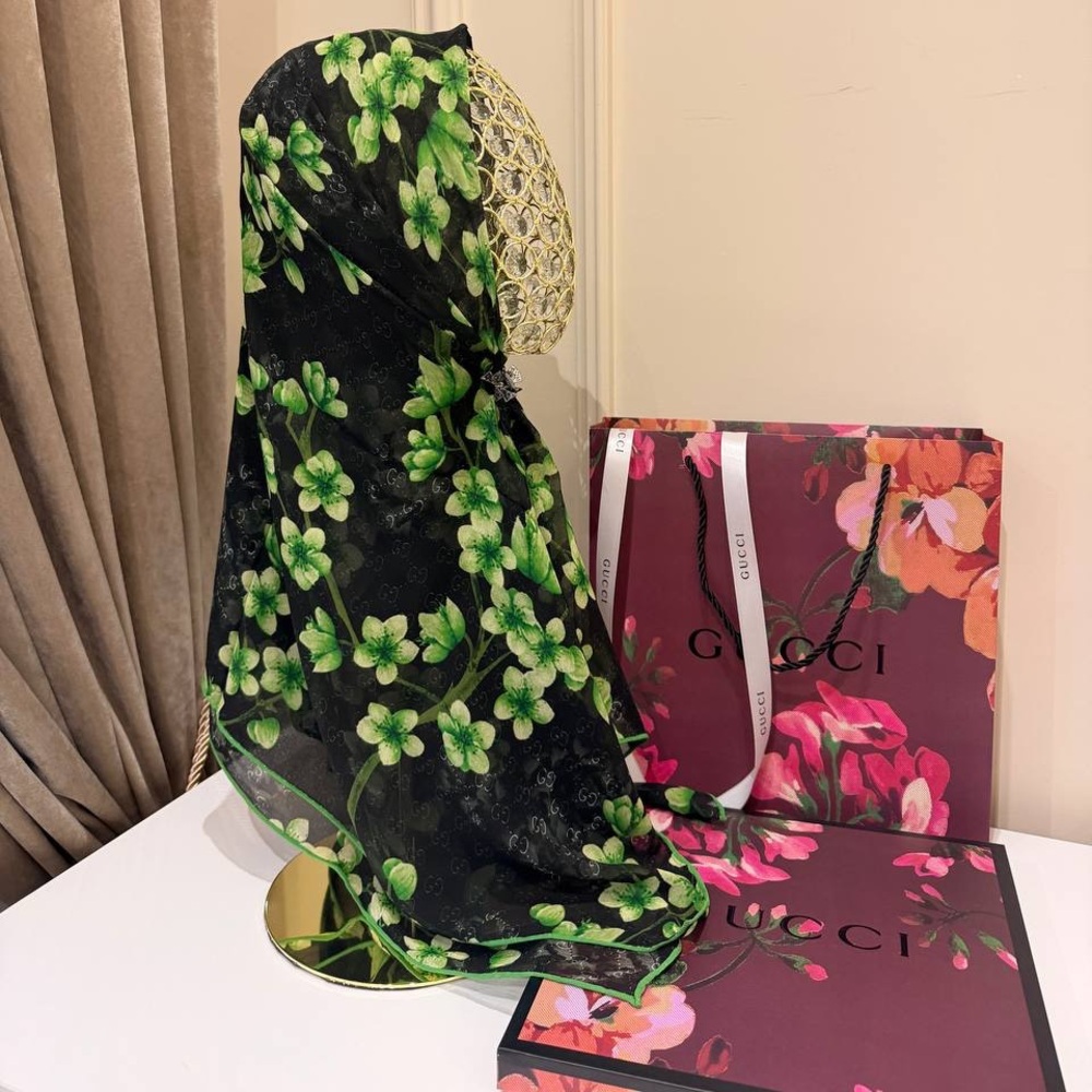 Gucci GG floral blossom print 100% silk scarf 40x40in georgette scarf‼️LAST ONE